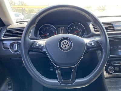 2018 Volkswagen Passat 2.0T SE w/Technology