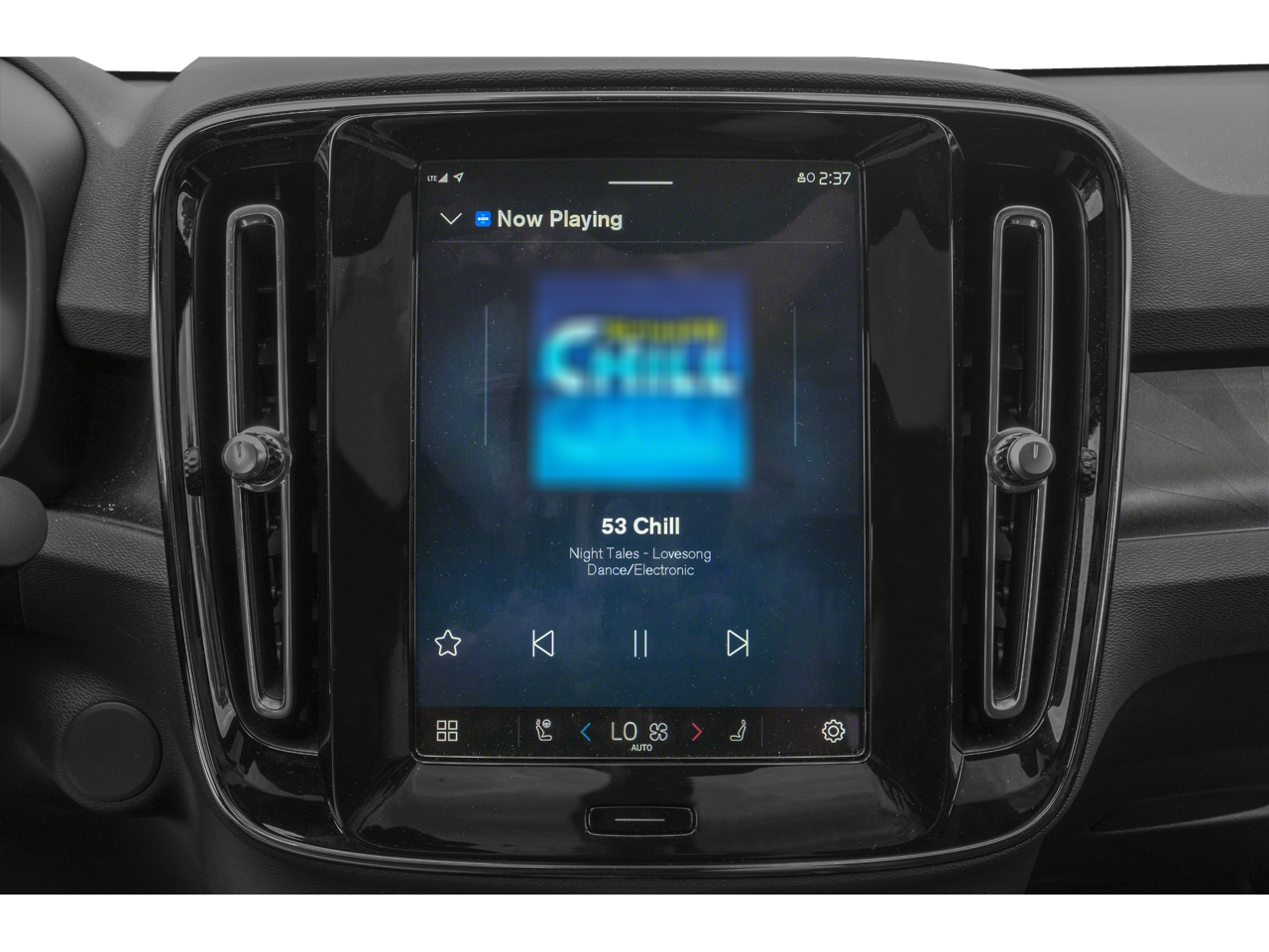 2023 Volvo C40 Recharge Ultimate photo 2