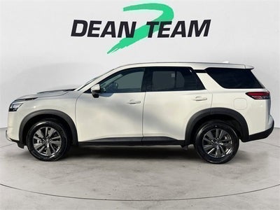 2022 Nissan Pathfinder S