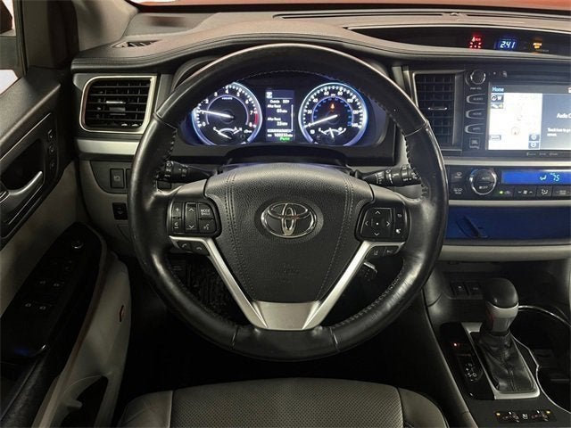 2017 Toyota Highlander Base