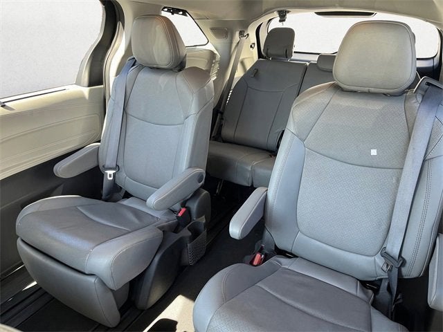 2023 Toyota Sienna Limited