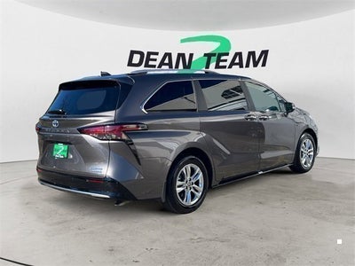 2023 Toyota Sienna Limited