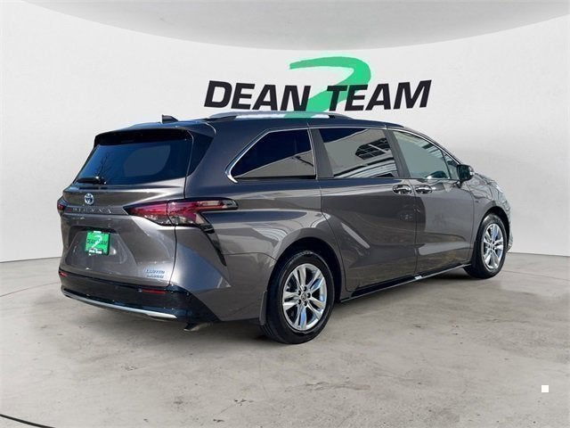 2023 Toyota Sienna Limited