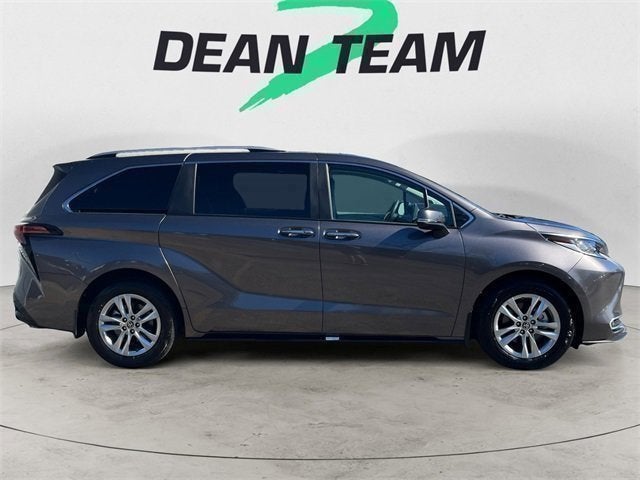 2023 Toyota Sienna Limited