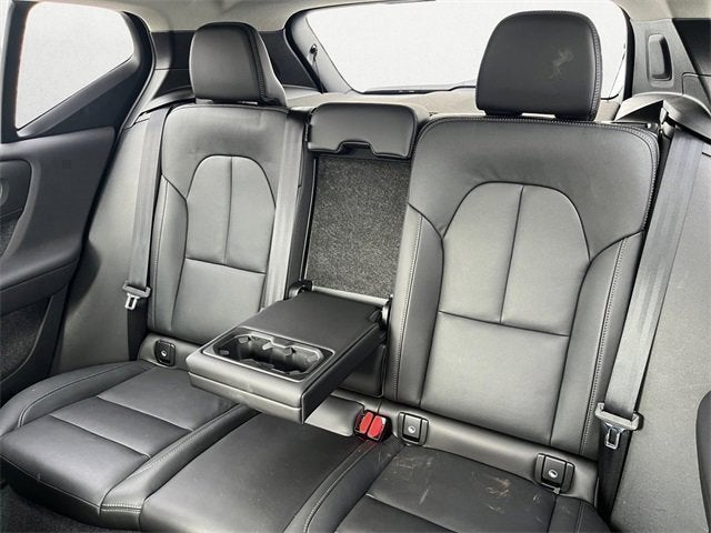 2025 Volvo XC40 Plus Bright Theme