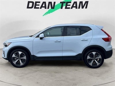 2025 Volvo XC40 Plus Bright Theme