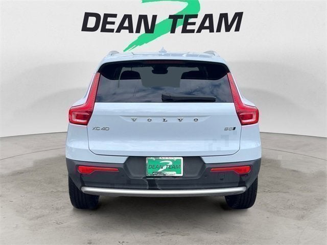 2025 Volvo XC40 Plus Bright Theme