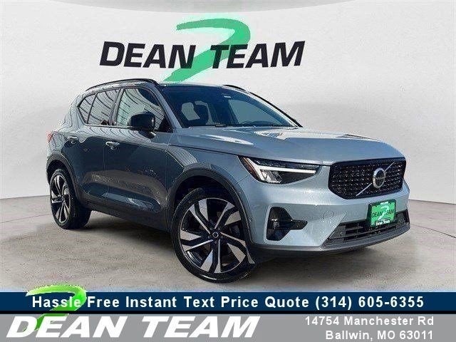 2023 Volvo XC40 Ultimate Dark Theme