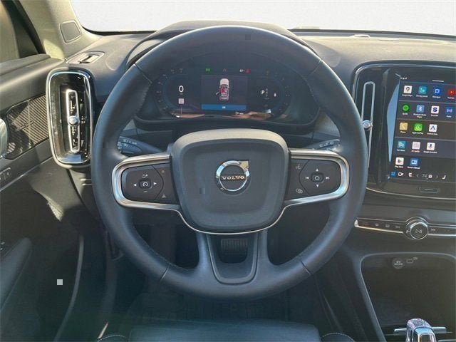 2023 Volvo XC40 Ultimate Dark Theme