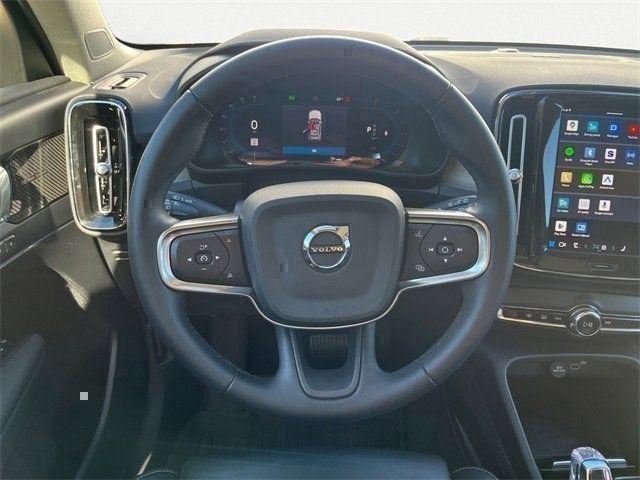 2023 Volvo XC40 Ultimate Dark Theme