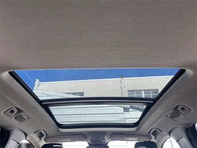 2023 Volvo XC40 Ultimate Dark Theme