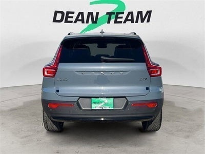 2023 Volvo XC40 Ultimate Dark Theme