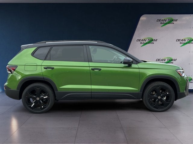 2026 Volkswagen Taos SE Black