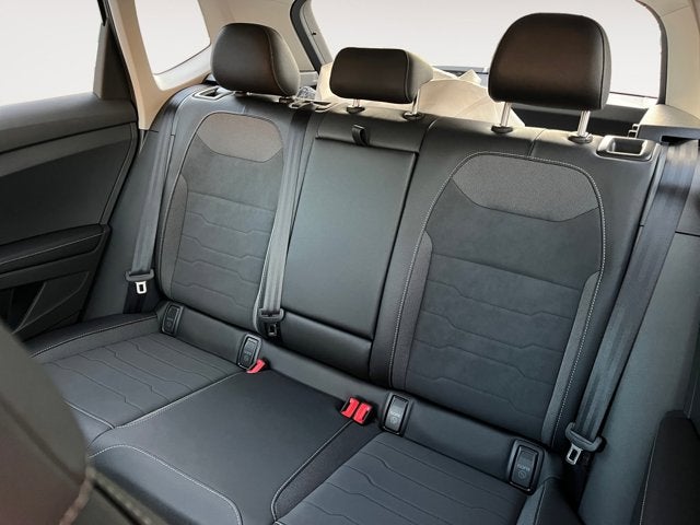 2026 Volkswagen Taos SE Black