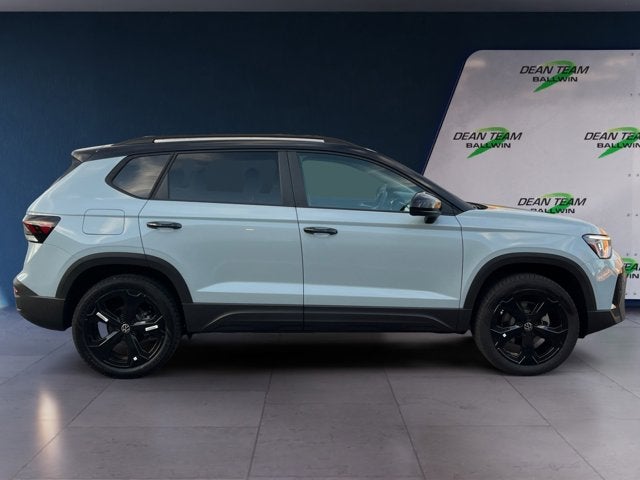 2026 Volkswagen Taos SE Black