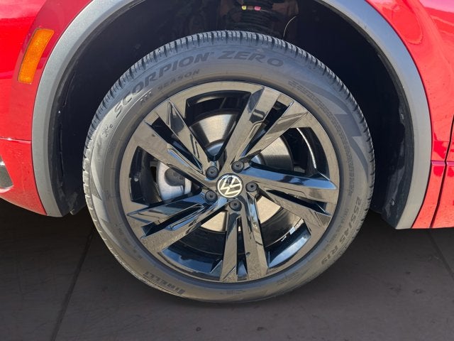 2024 Volkswagen Tiguan SE R-Line Black