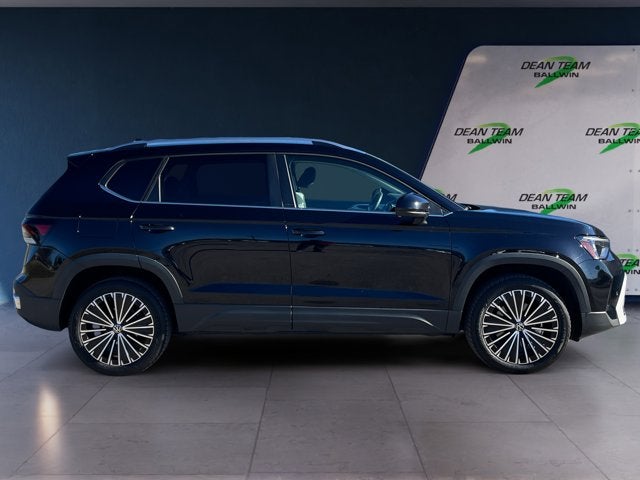 2025 Volkswagen Taos SE