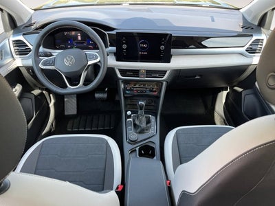 2025 Volkswagen Taos SE