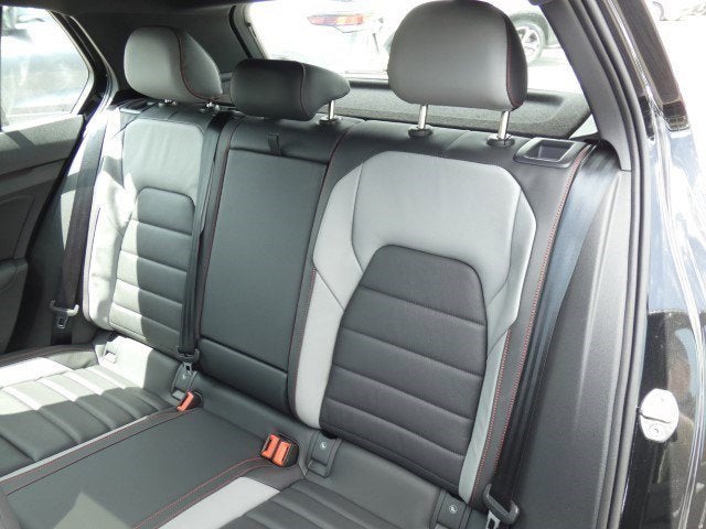 2025 Volkswagen Golf GTI SE