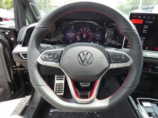 2025 Volkswagen Golf GTI SE