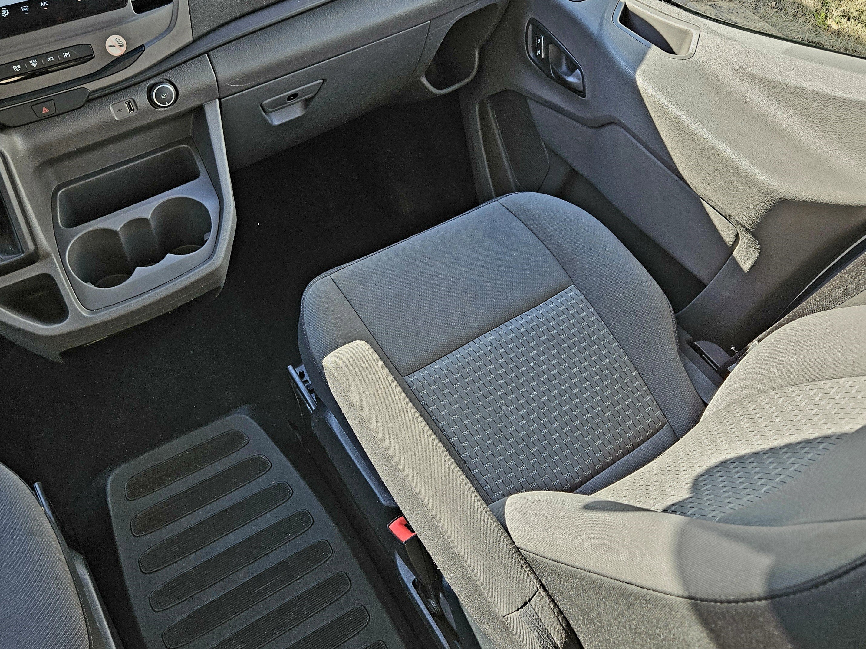 2022 Ford Transit Passenger Wagon XLT