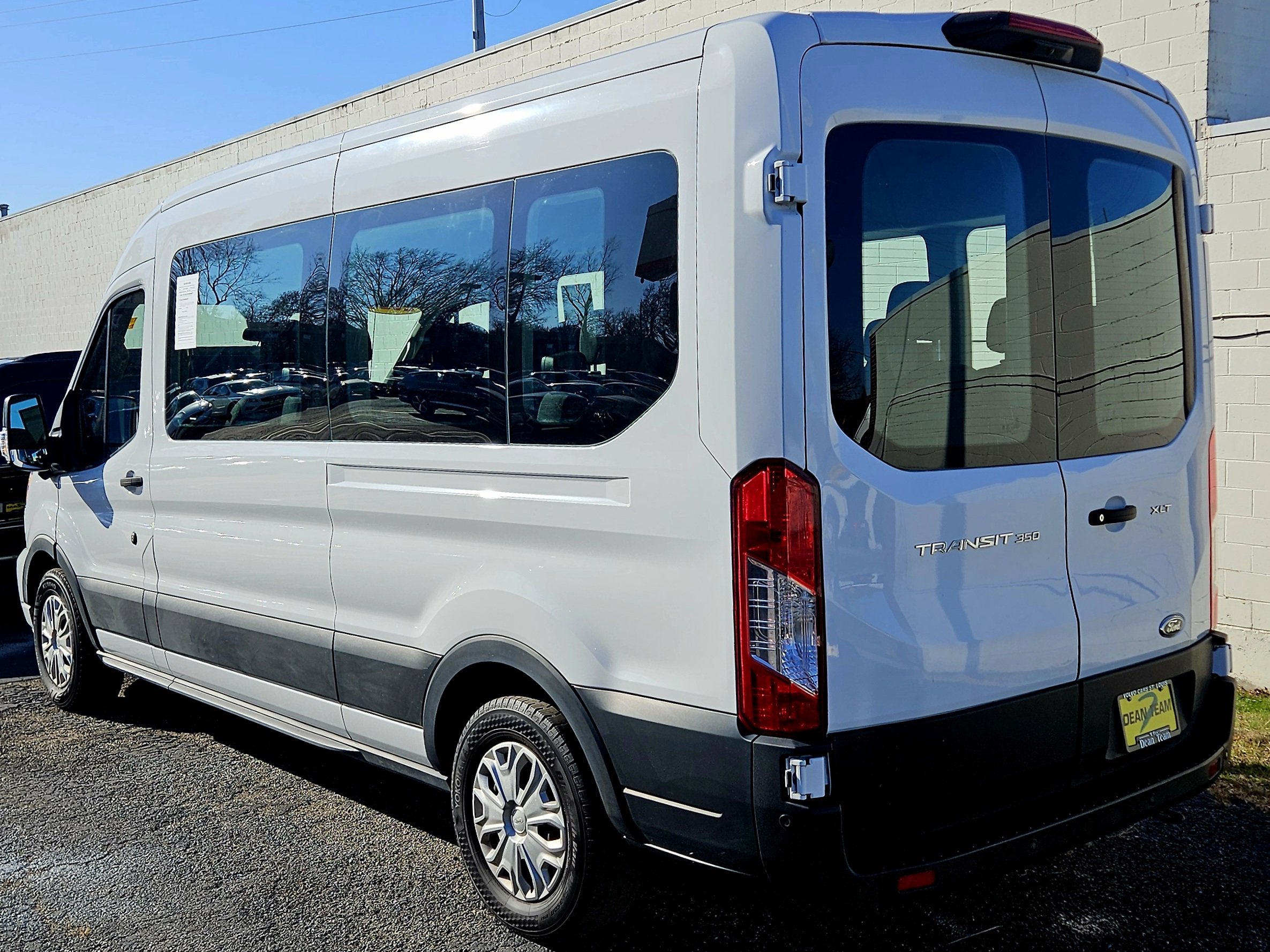 2022 Ford Transit Passenger Wagon XLT