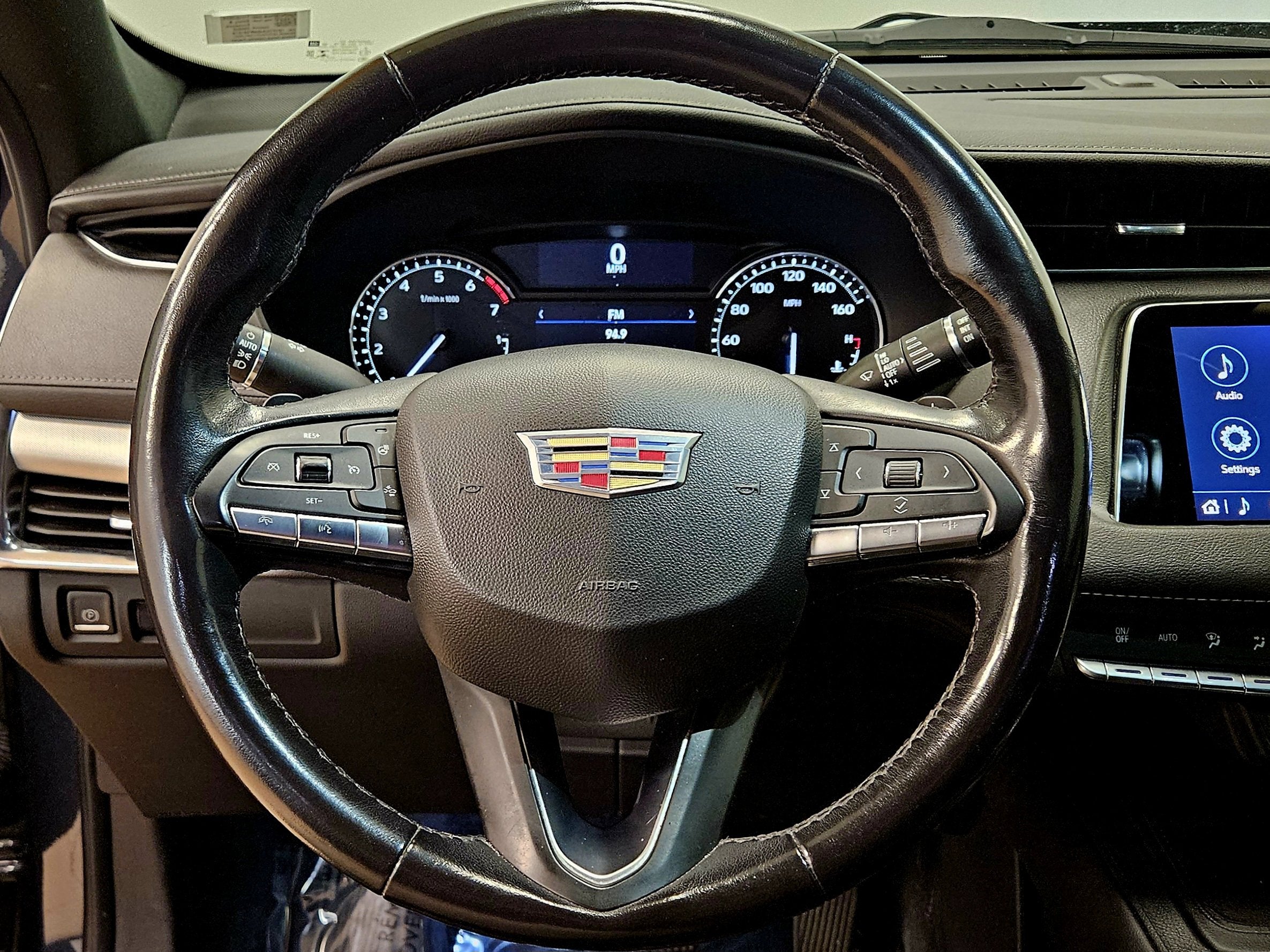 2021 Cadillac XT4 FWD Premium Luxury