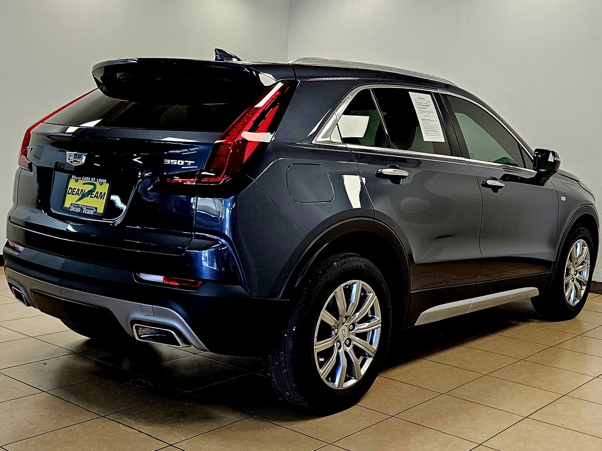 2021 Cadillac XT4 FWD Premium Luxury
