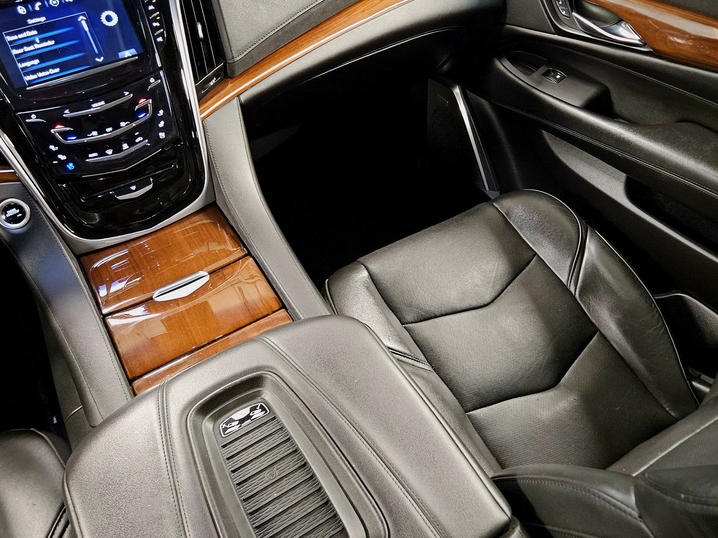 2020 Cadillac Escalade ESV Premium Luxury