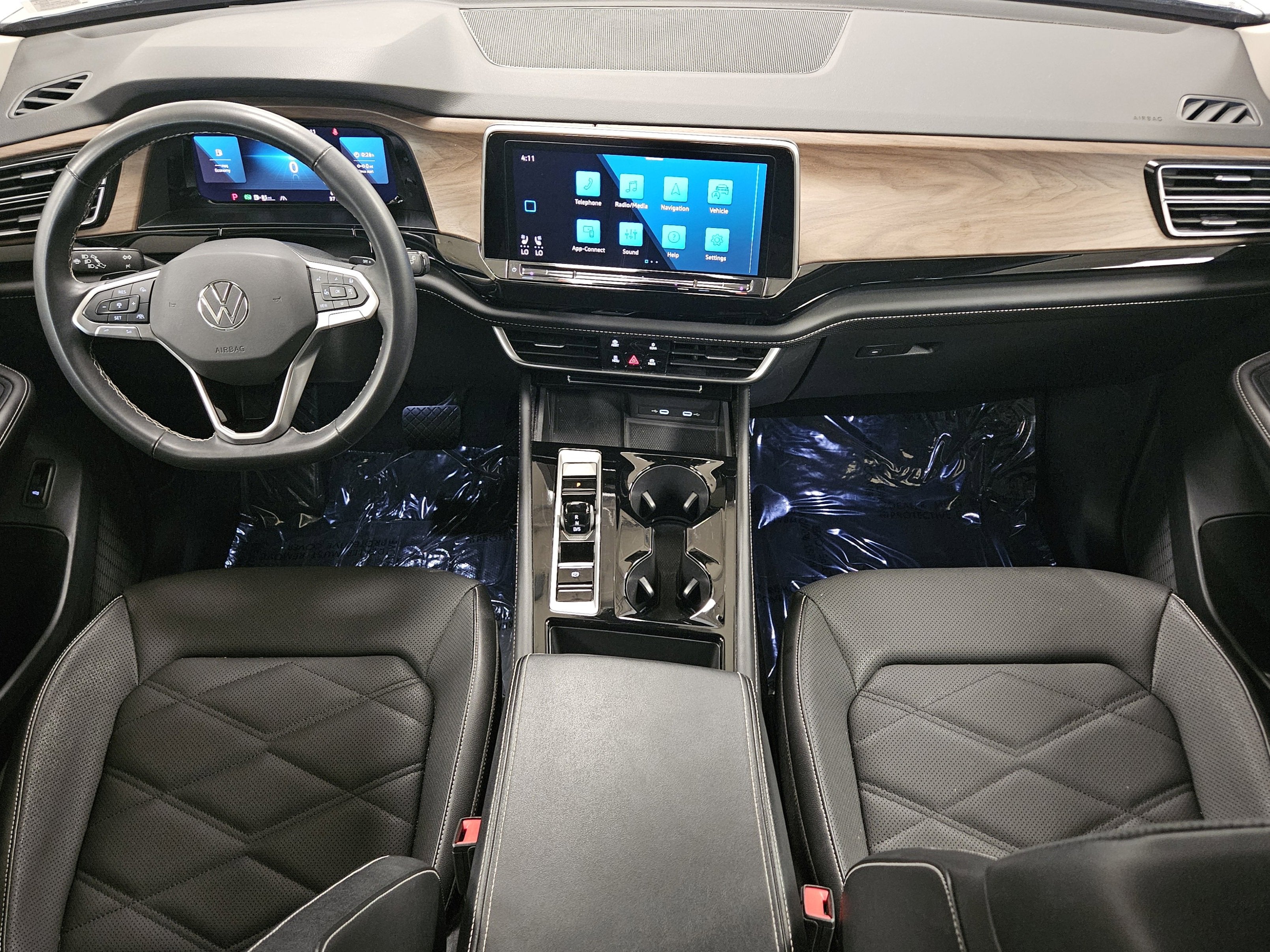 2024 Volkswagen Atlas 2.0T SE with Technology