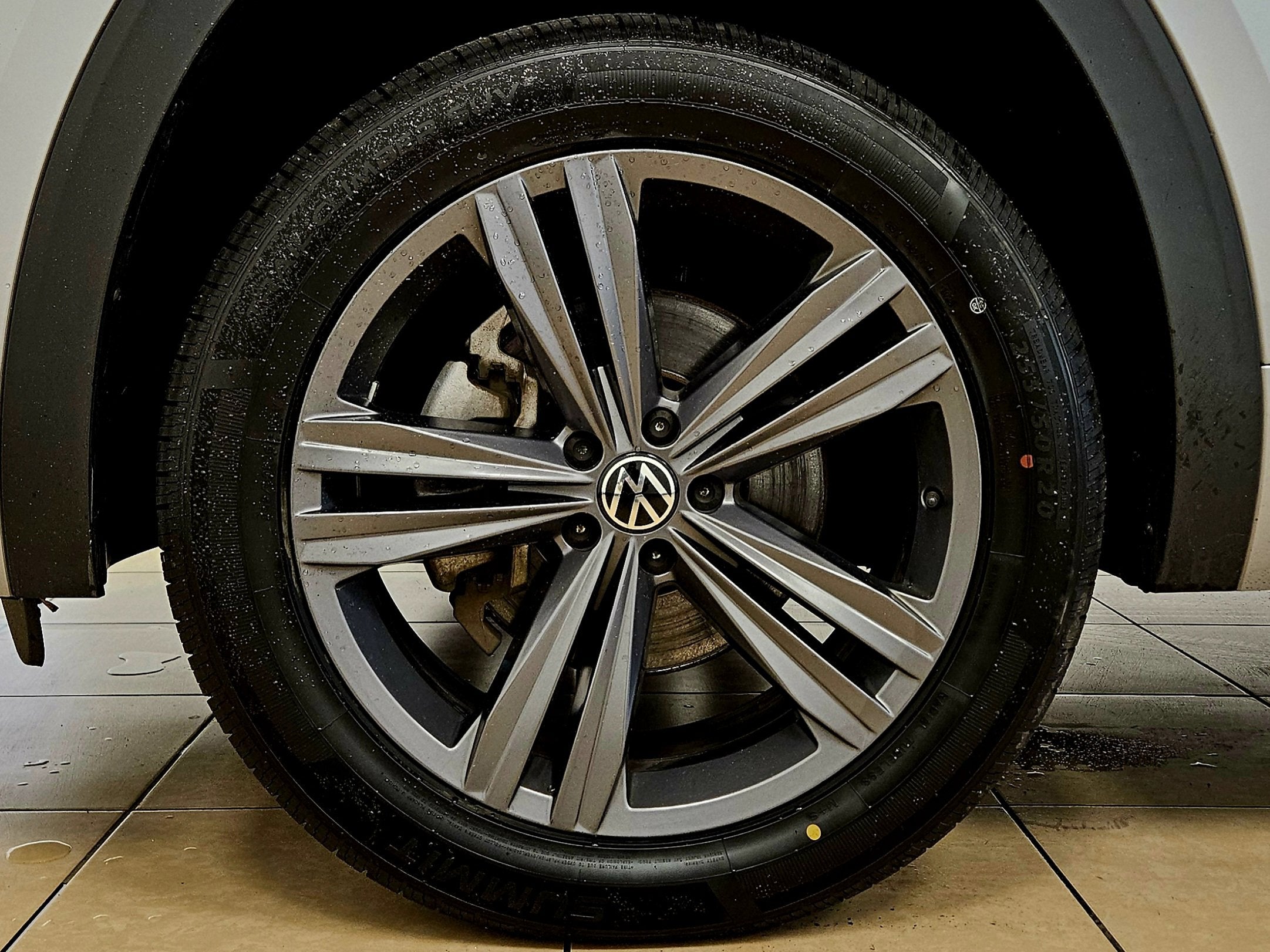 2022 Volkswagen Atlas Cross Sport 3.6L V6 SEL R-Line