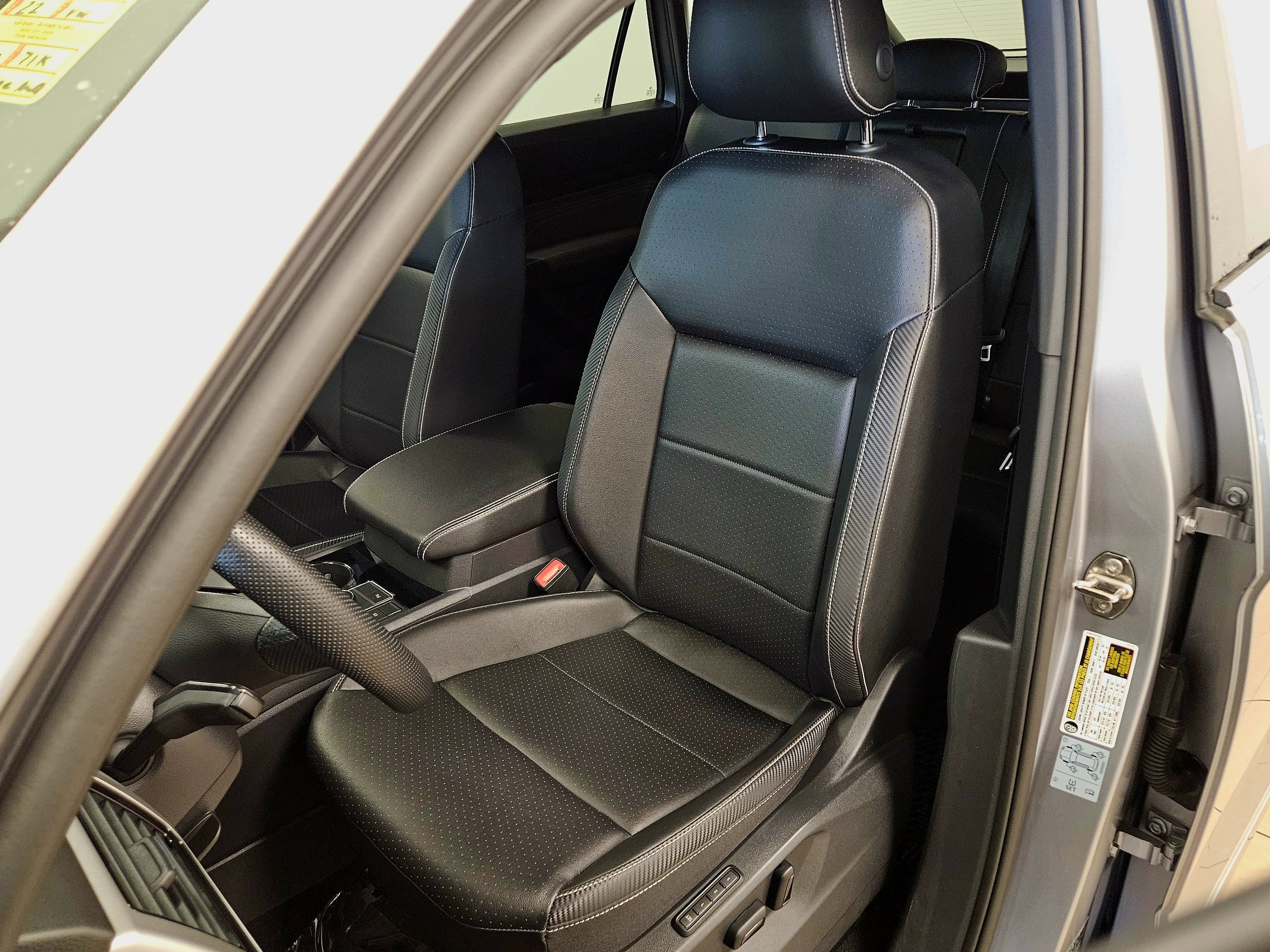 2022 Volkswagen Atlas Cross Sport 3.6L V6 SEL R-Line