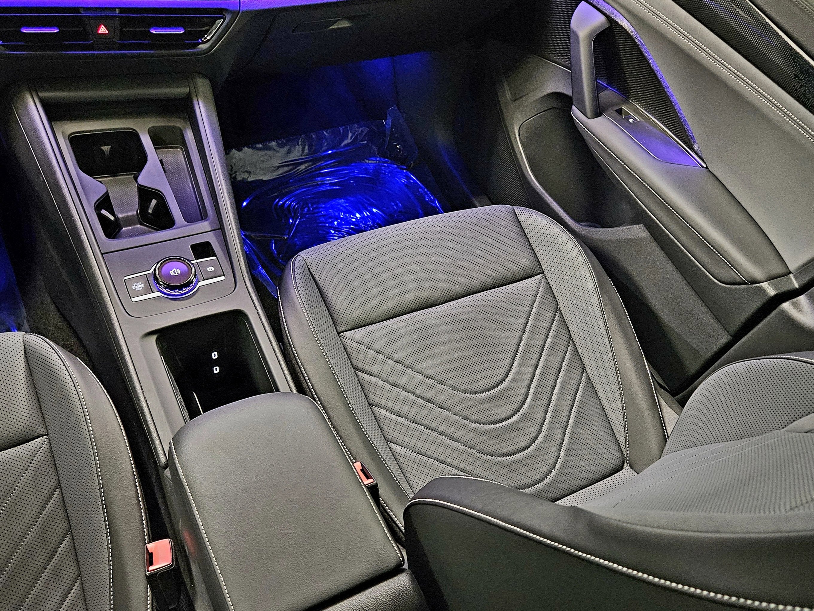 2025 Volkswagen Tiguan SE R-Line Black