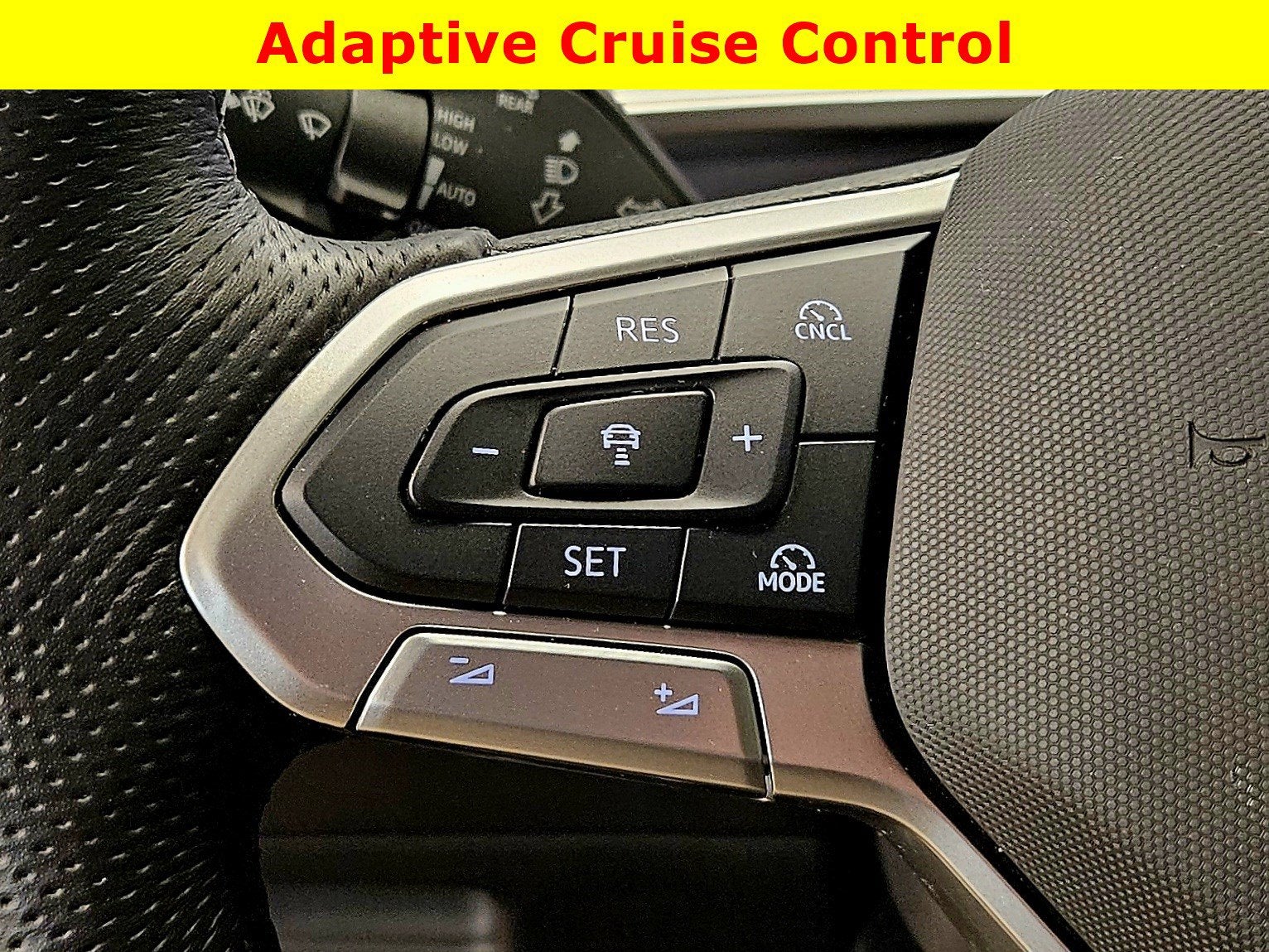 2025 Volkswagen Tiguan SE R-Line Black