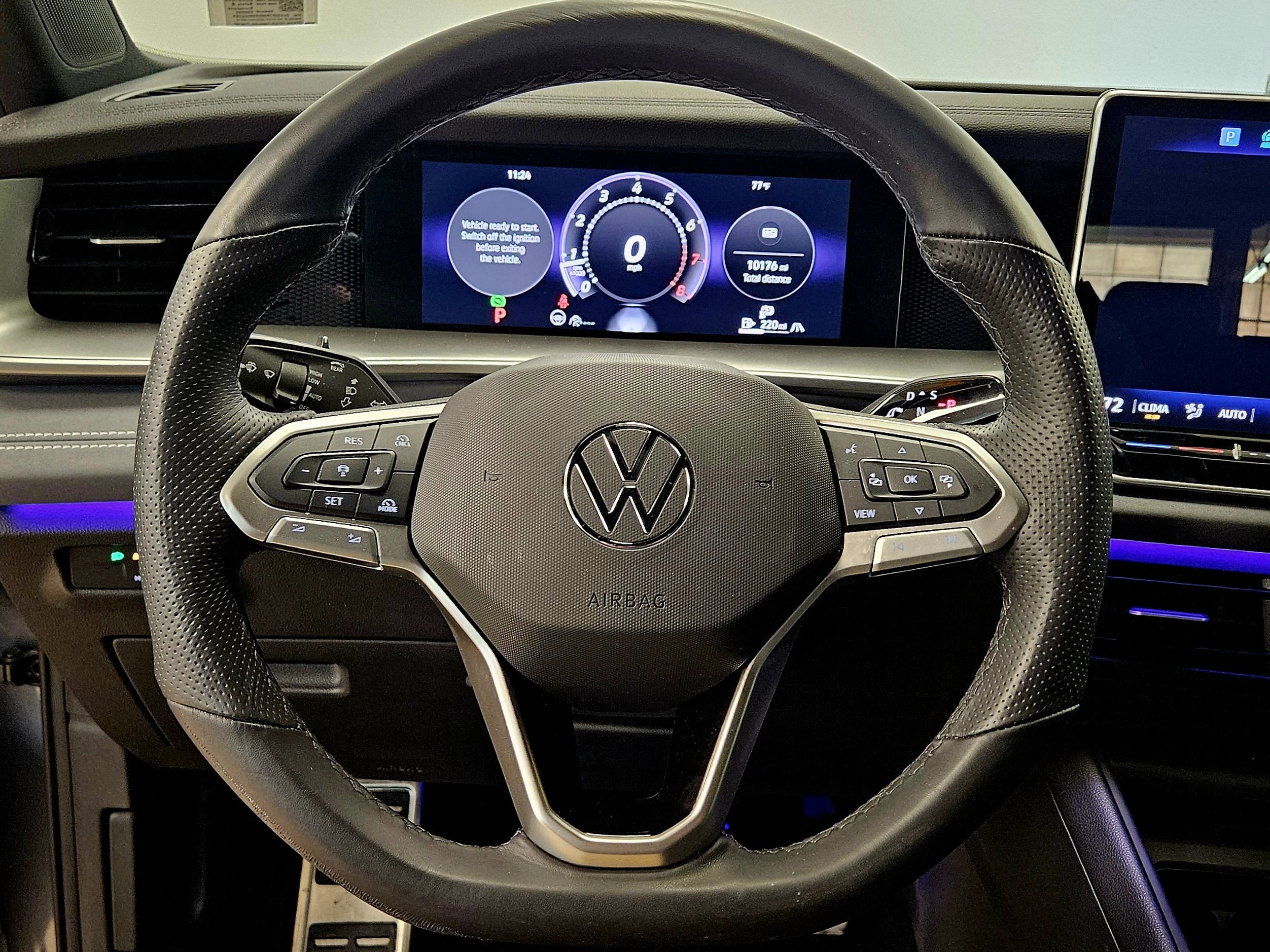 2025 Volkswagen Tiguan SE R-Line Black