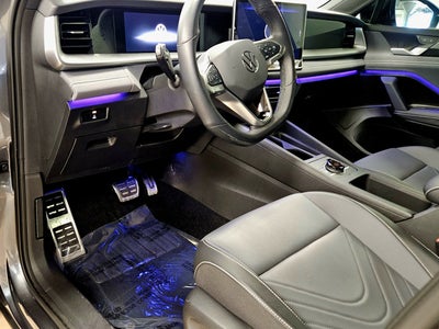 2025 Volkswagen Tiguan SE R-Line Black