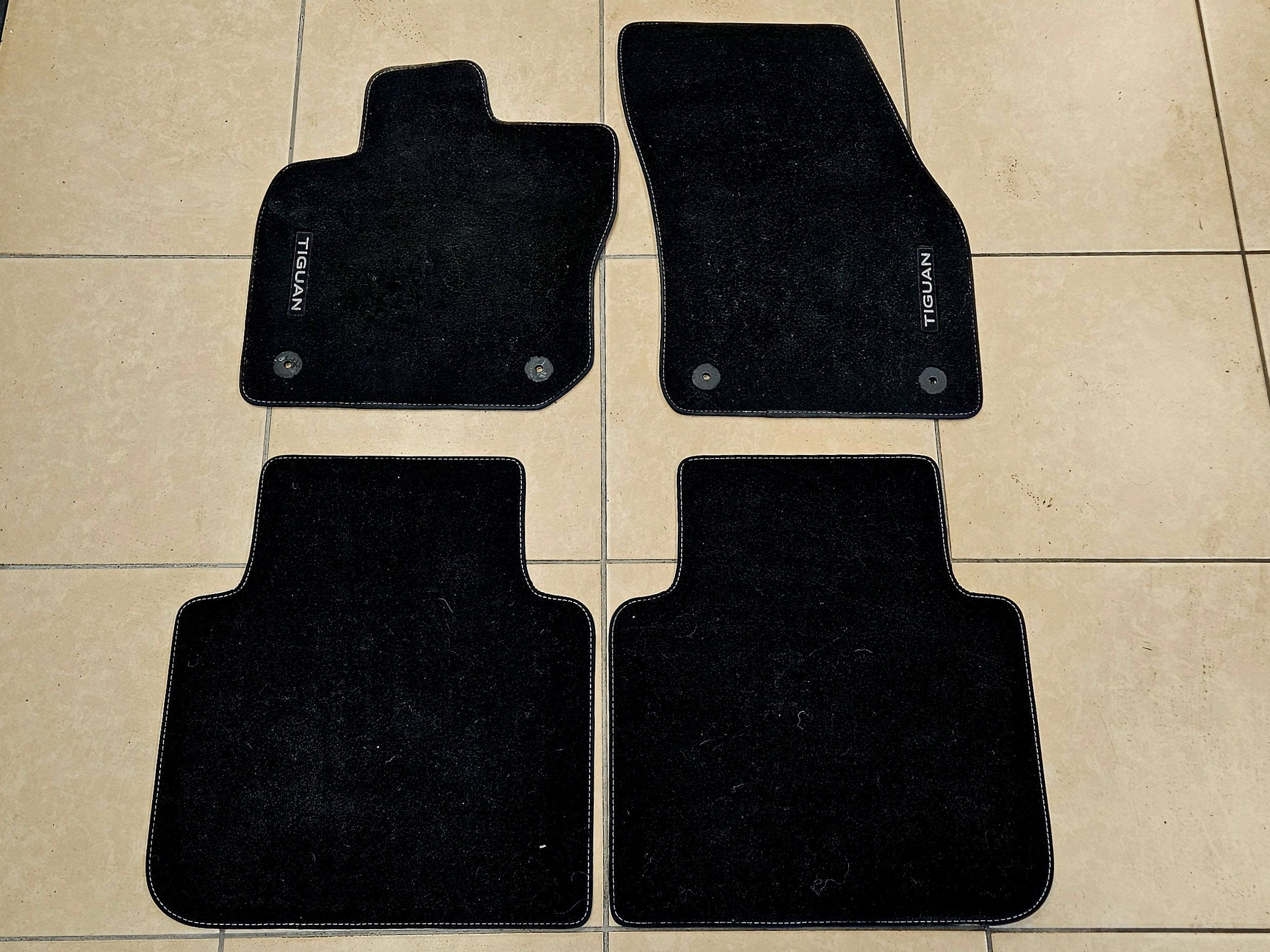 2025 Volkswagen Tiguan SE R-Line Black