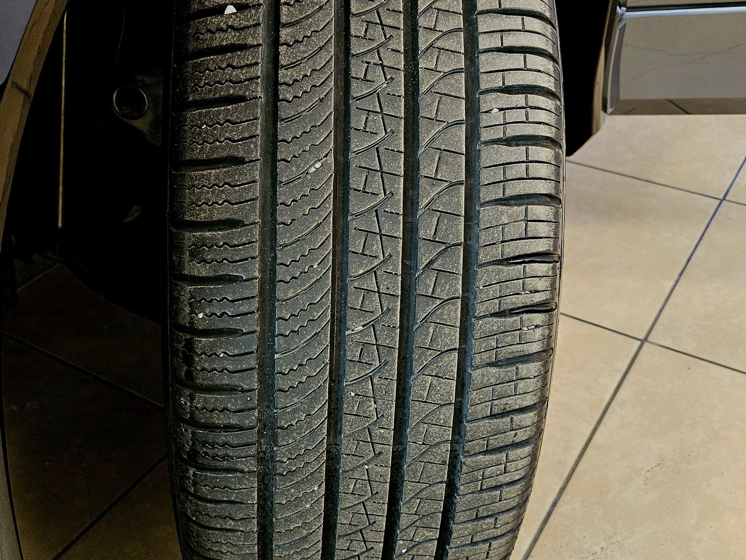 2025 Volkswagen Tiguan SE R-Line Black