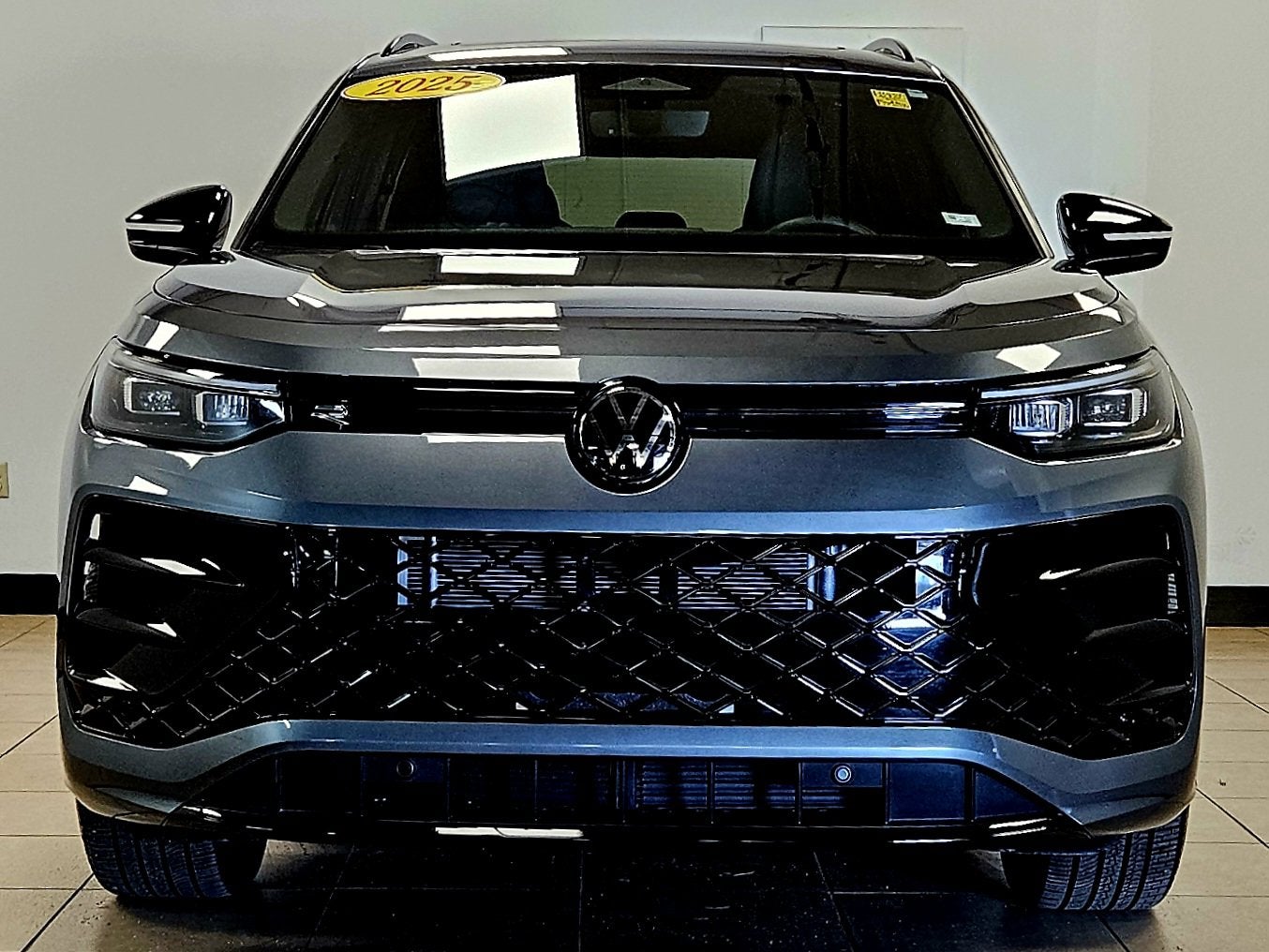 2025 Volkswagen Tiguan SE R-Line Black