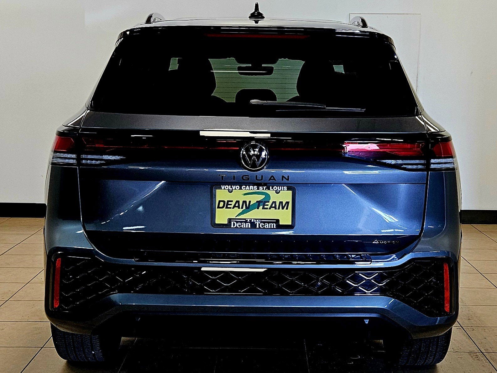 2025 Volkswagen Tiguan SE R-Line Black