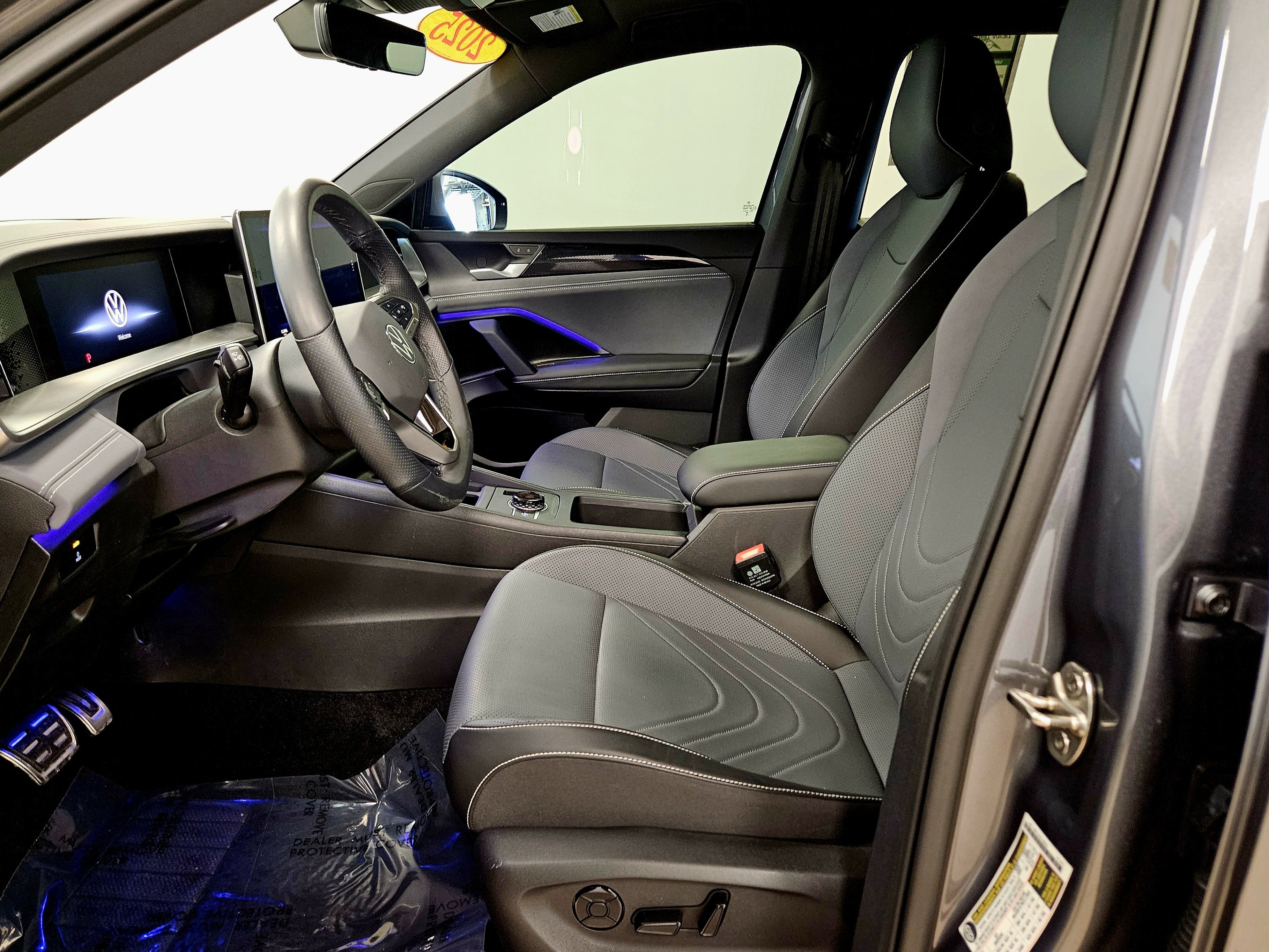 2025 Volkswagen Tiguan SE R-Line Black