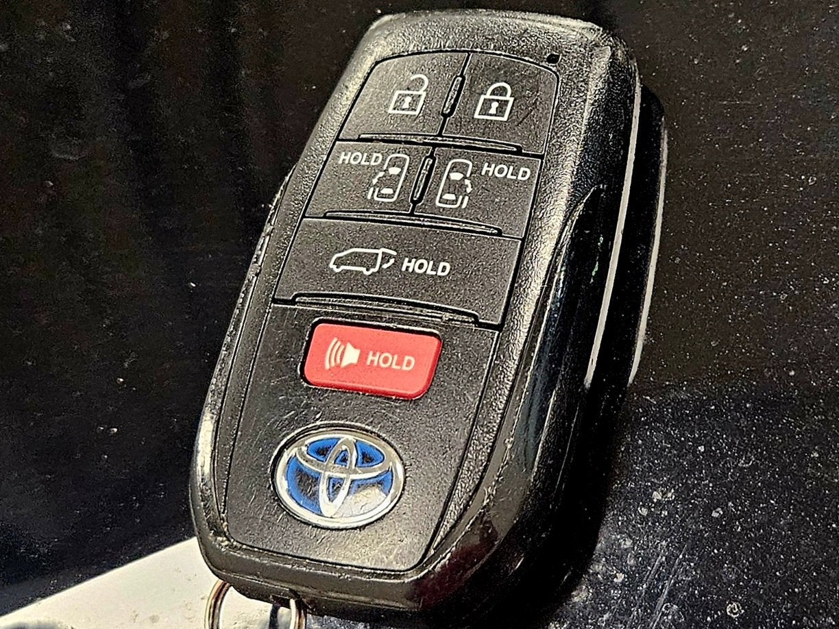 2022 Toyota Sienna XSE