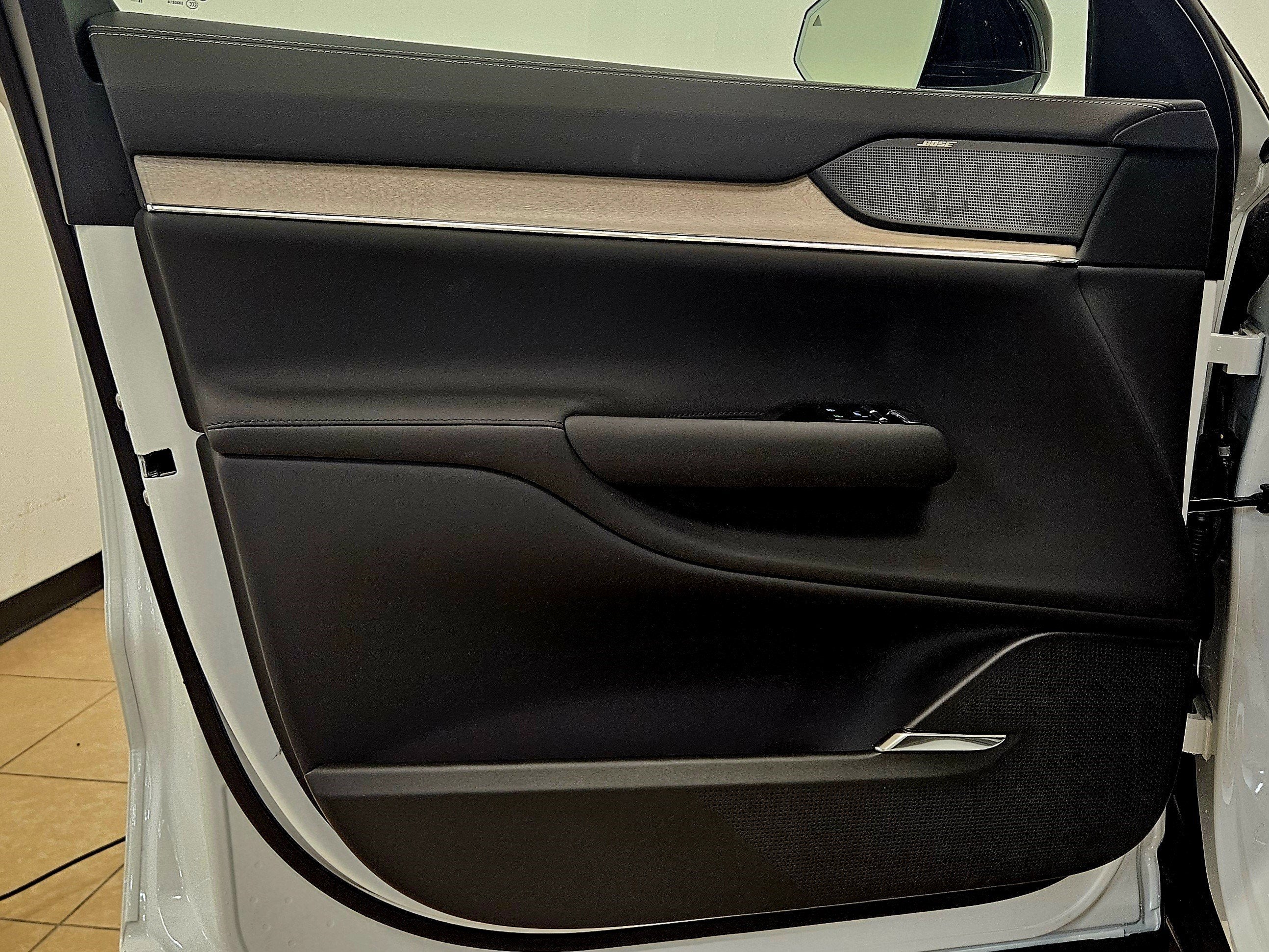 2025 Volvo EX90 Plus