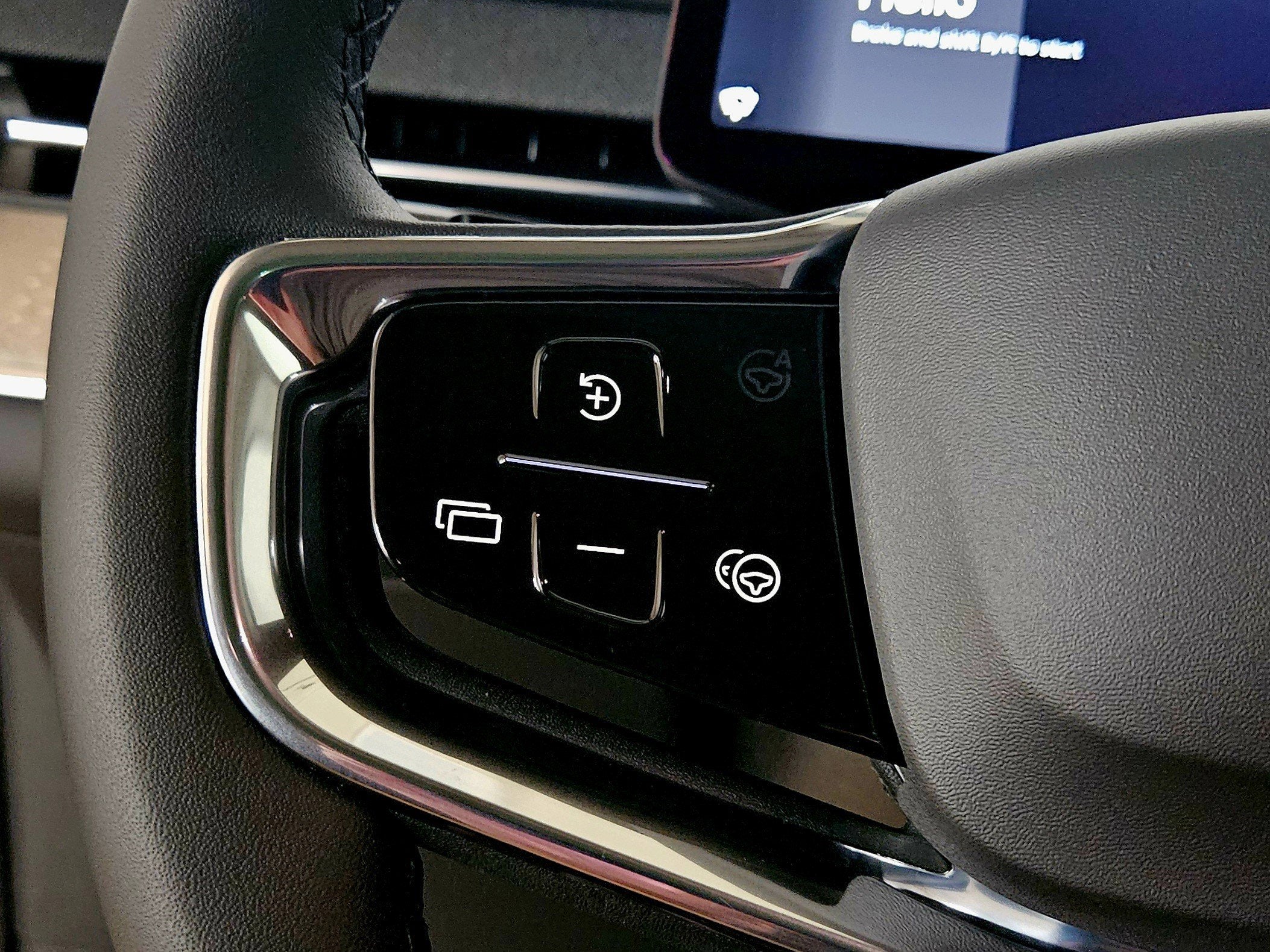 2025 Volvo EX90 Plus