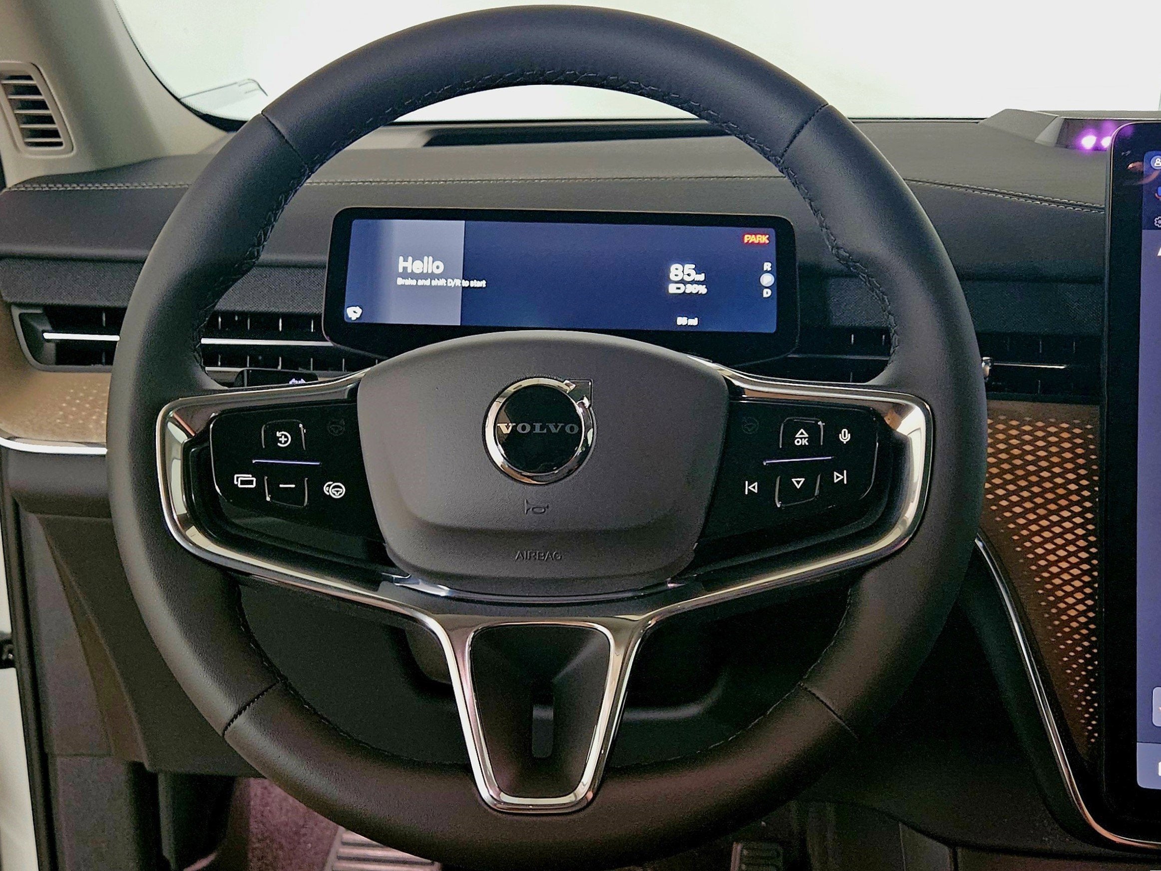 2025 Volvo EX90 Plus