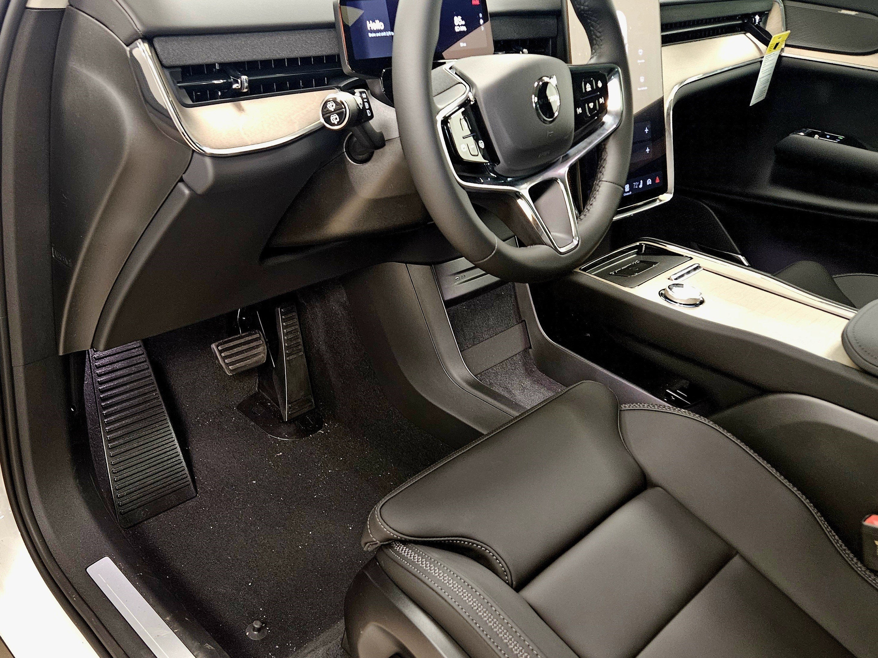 2025 Volvo EX90 Plus