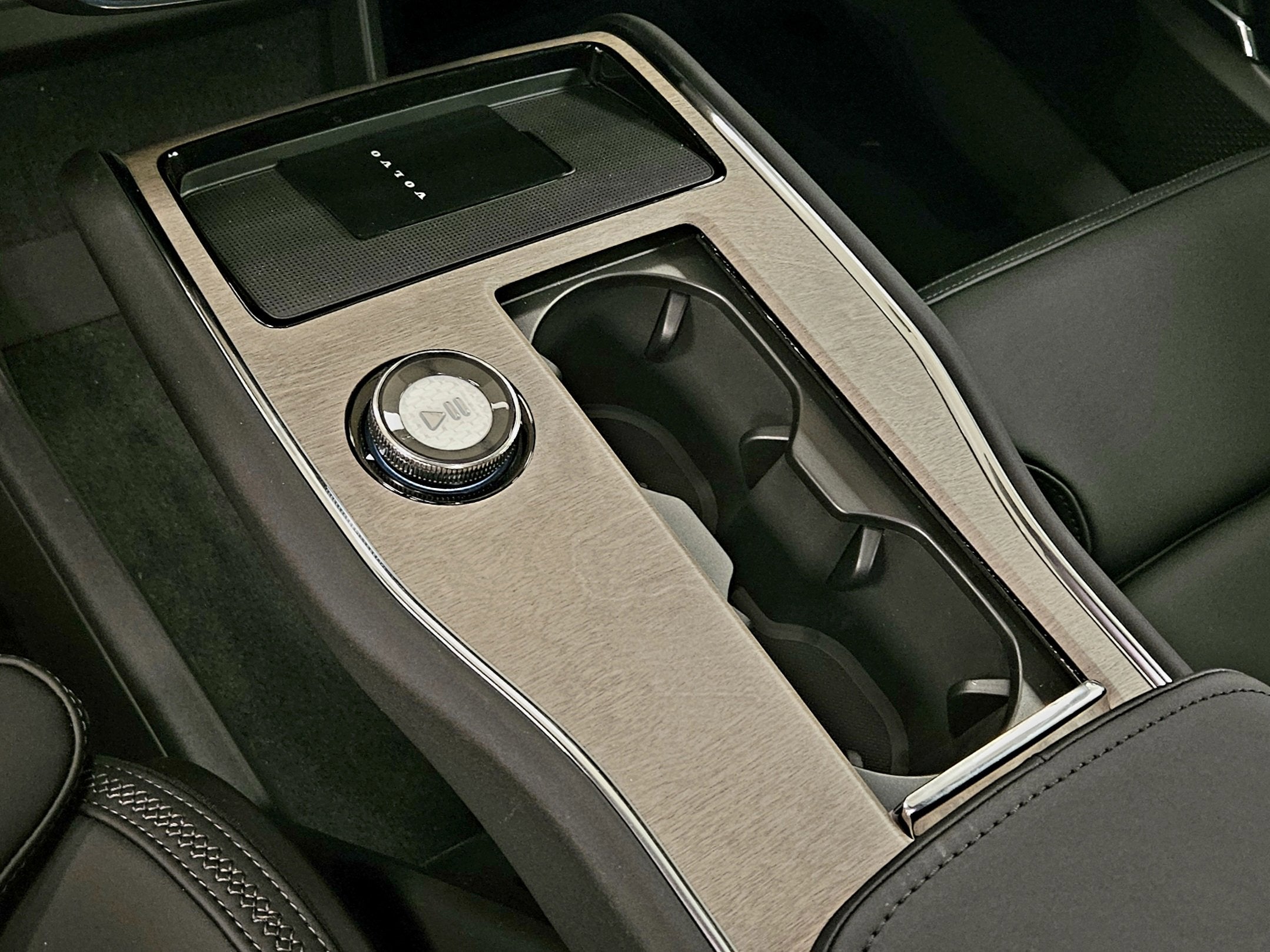 2025 Volvo EX90 Plus