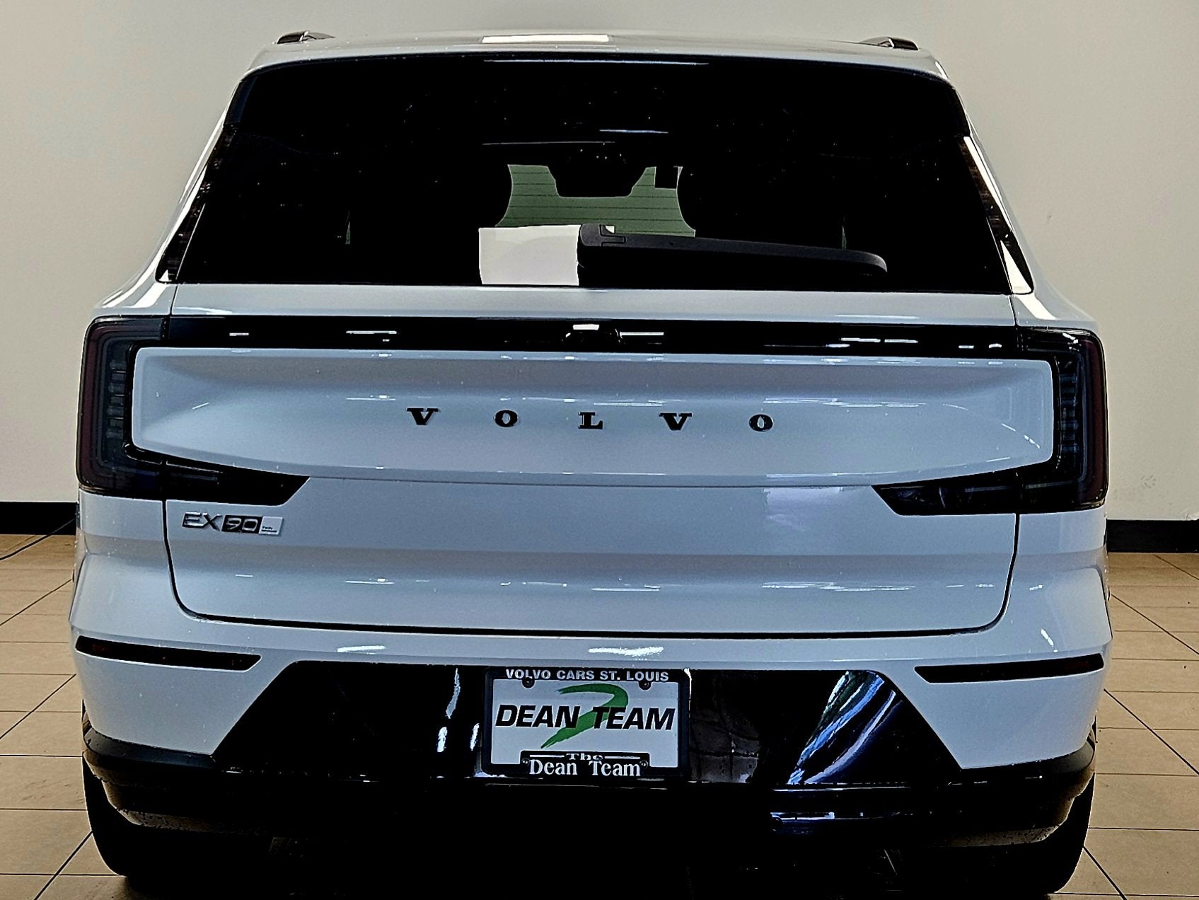 2025 Volvo EX90 Plus