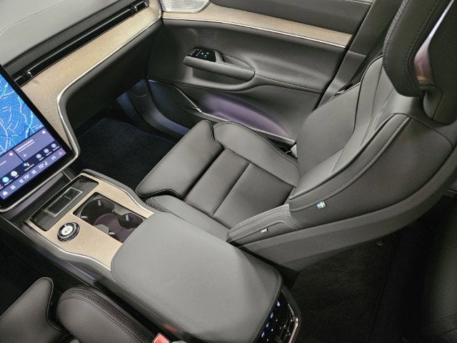 2025 Volvo EX90 Ultra