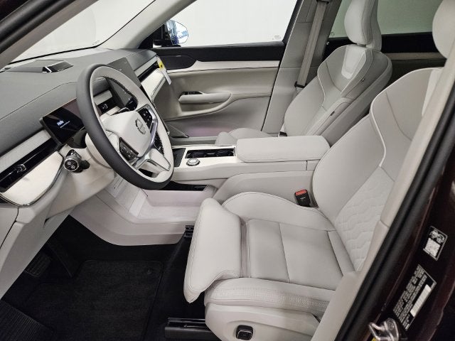 2025 Volvo EX90 Plus